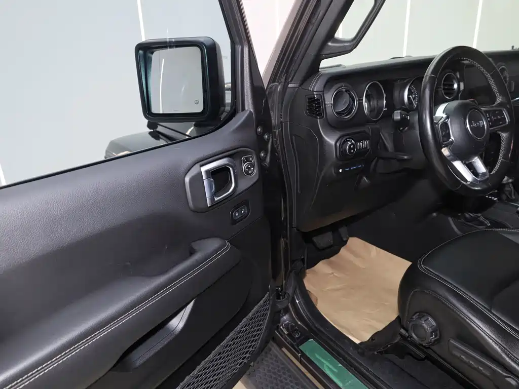 Jeep Wrangler PHEV — миниатюра 24