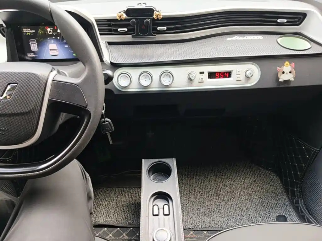 Wuling MINIEV — миниатюра 13