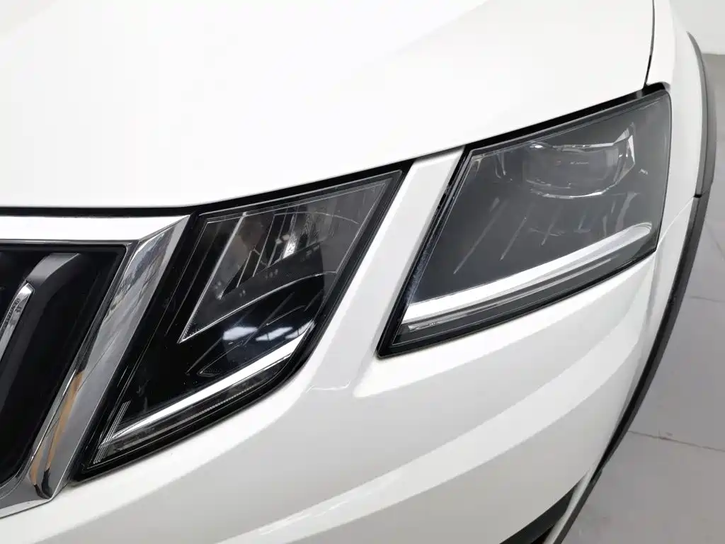 Skoda Octavia — миниатюра 7