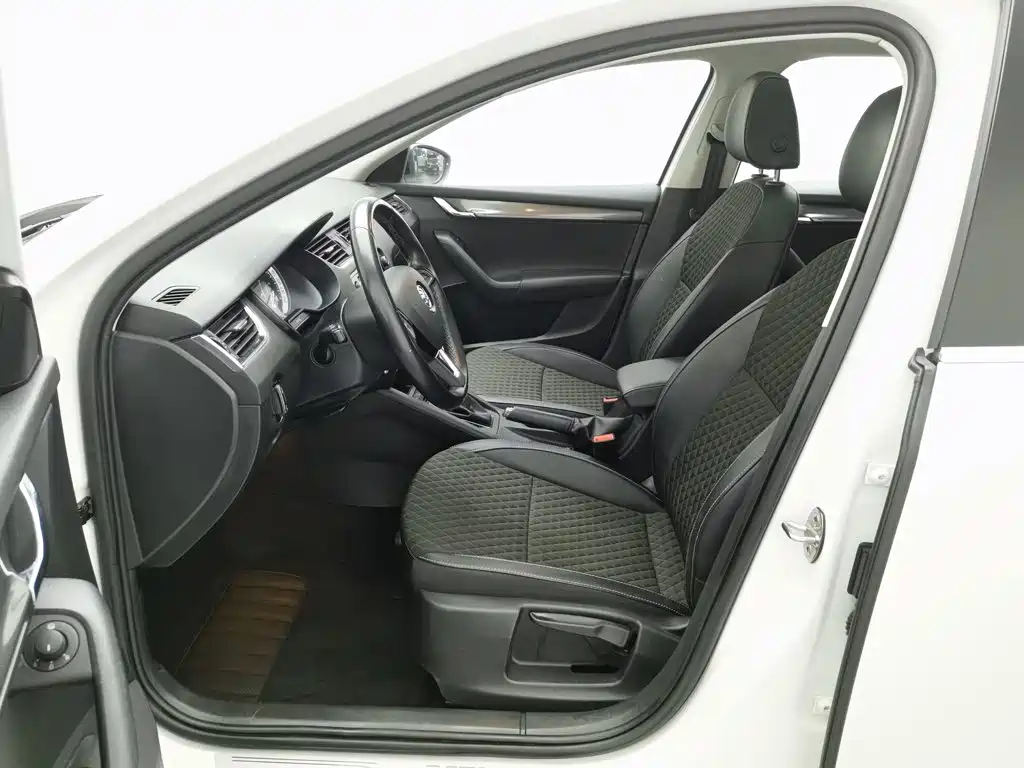 Skoda Octavia — миниатюра 10