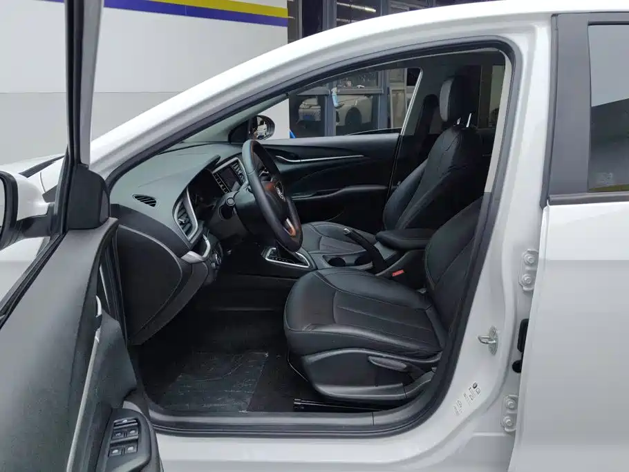 Buick Excelle — миниатюра 9