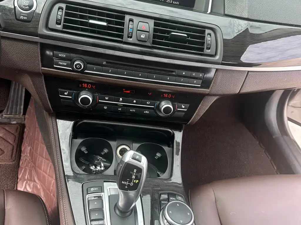 BMW 5 Series — миниатюра 22