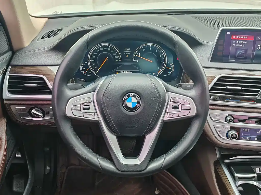 BMW 7 Series — миниатюра 25