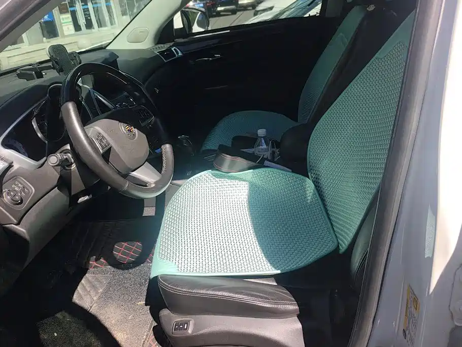 Cadillac SRX — миниатюра 9