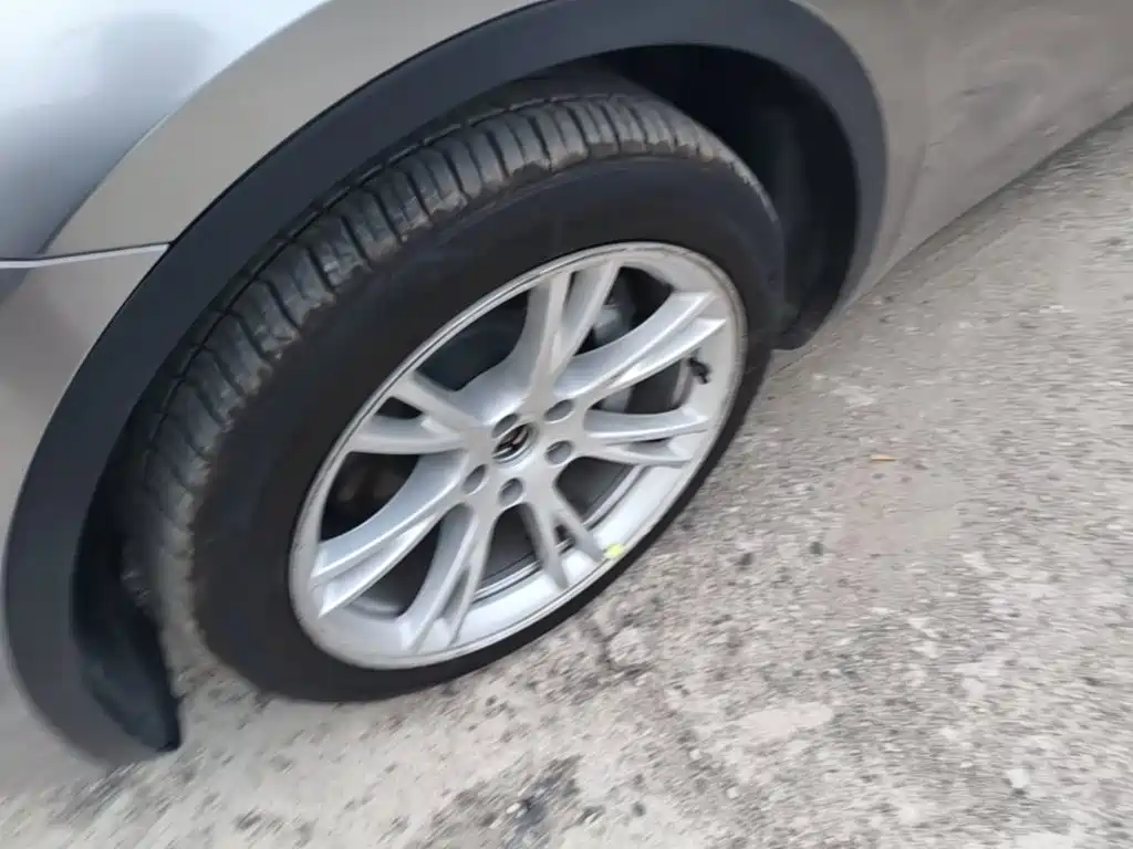 Tesla Model Y — миниатюра 23