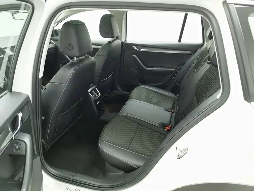 Skoda Octavia — миниатюра 15