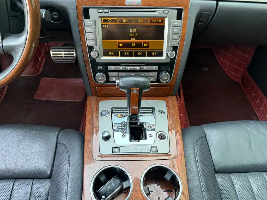 Volkswagen Phaeton — миниатюра 7