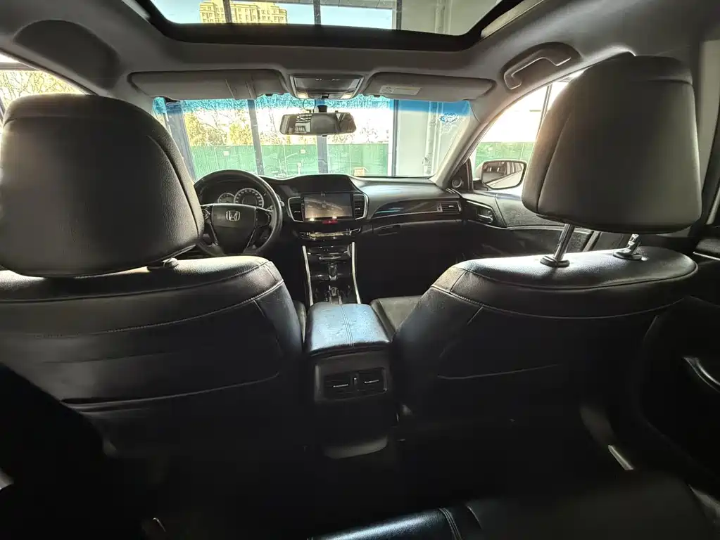 Honda Accord — миниатюра 6