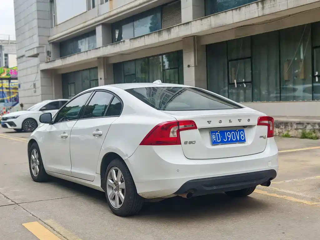 Volvo S60 (Import) — миниатюра 6