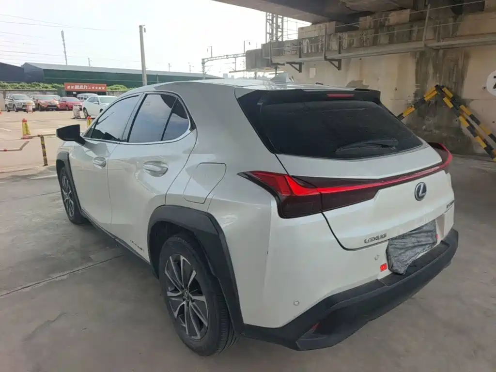 Lexus UX New Energy — миниатюра 5