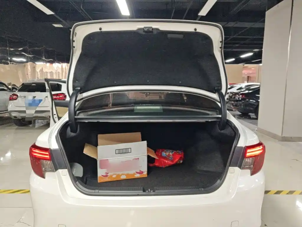 Toyota Reiz — миниатюра 19