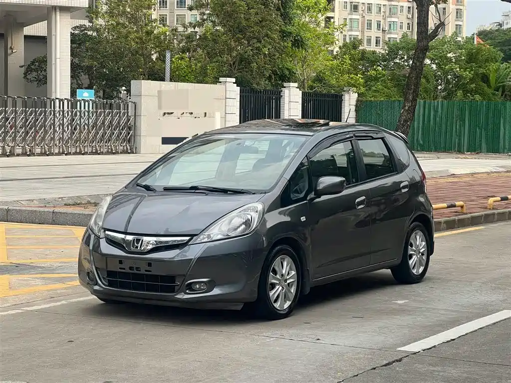 Купить Honda Fit