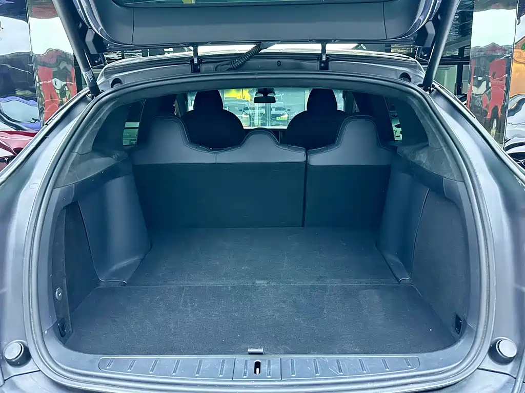 Tesla Model X — миниатюра 14