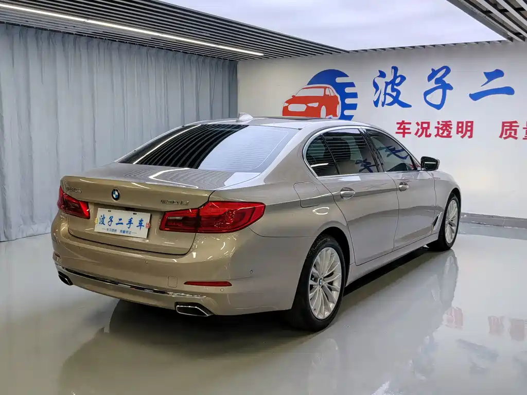 BMW 5 Series — миниатюра 17