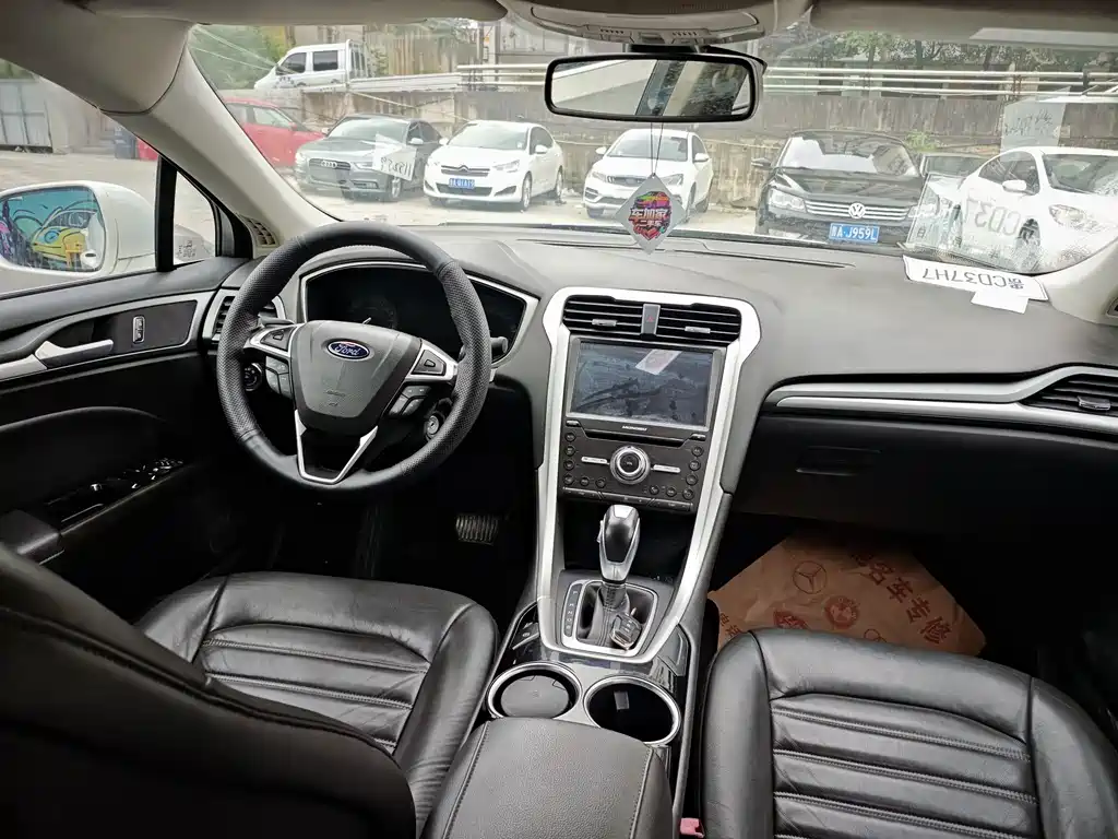 Ford Mondeo — миниатюра 6