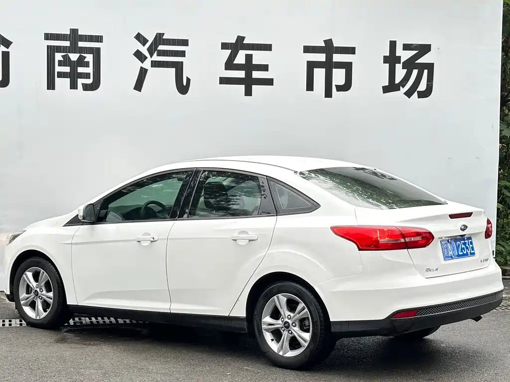 Ford Focus — миниатюра 6
