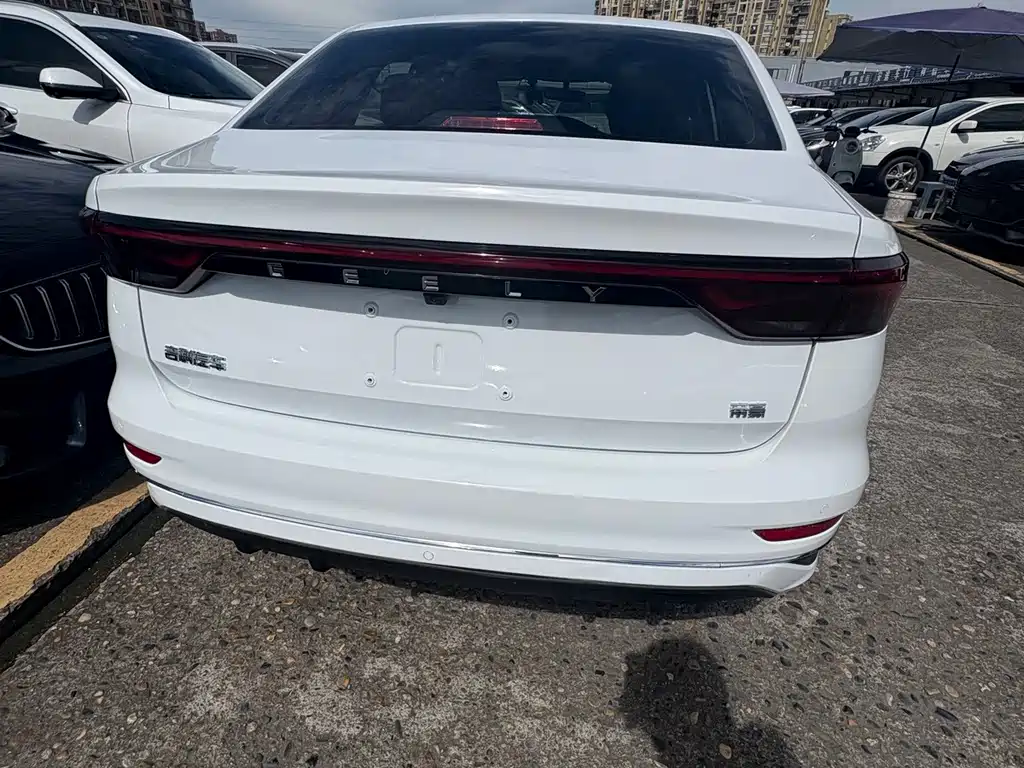 Geely Emgrand — миниатюра 16