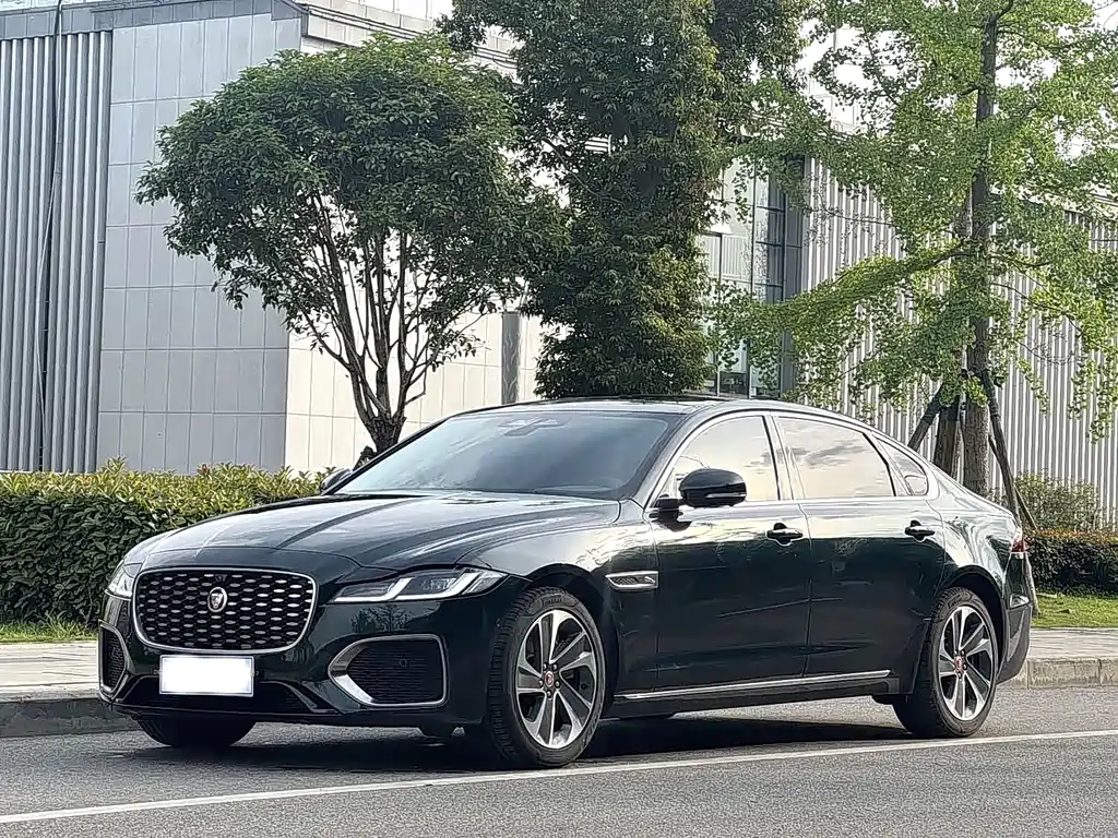 Купить Jaguar XFL