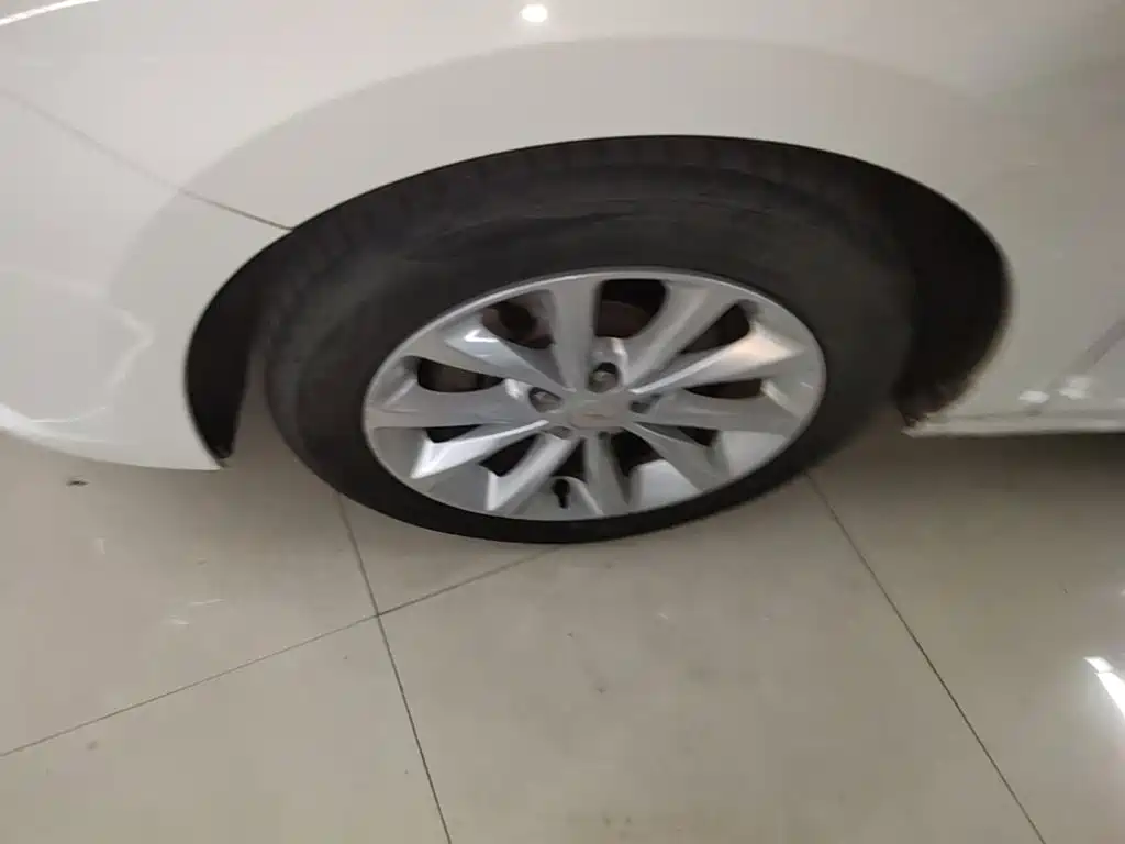 Chevrolet Cruze — миниатюра 23