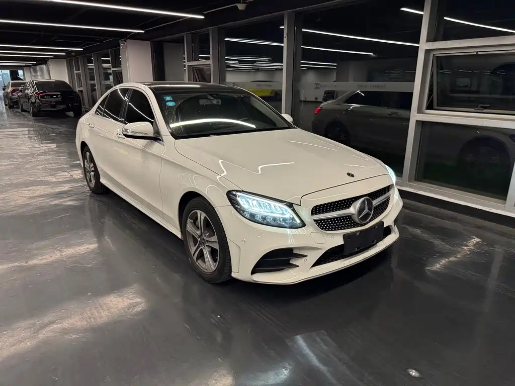 Mercedes-Benz C-Class — миниатюра 3