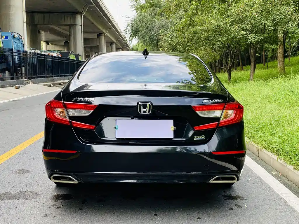 Honda Accord — миниатюра 13