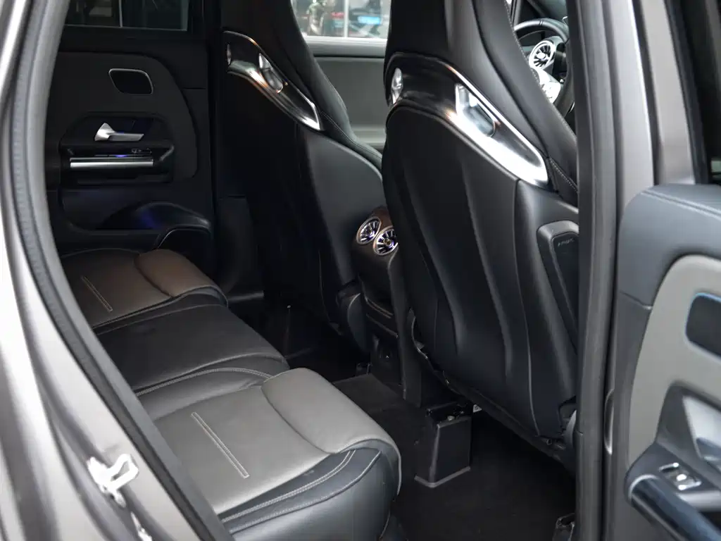 MERCEDES-BENZ GLA AMG