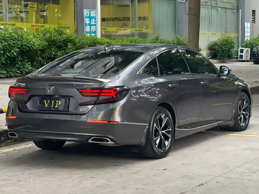 Honda Accord — миниатюра 8
