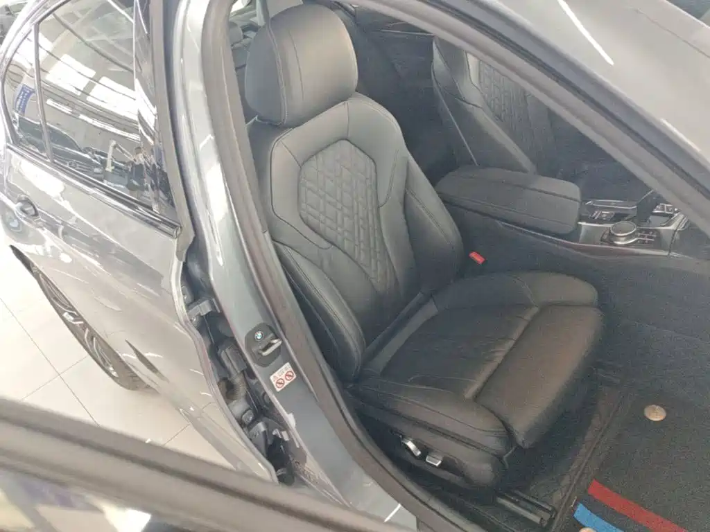 BMW 5 Series (Import) — миниатюра 25