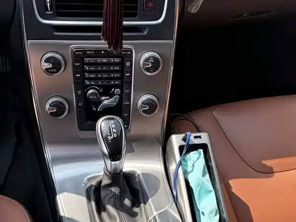 Volvo S60 — миниатюра 4
