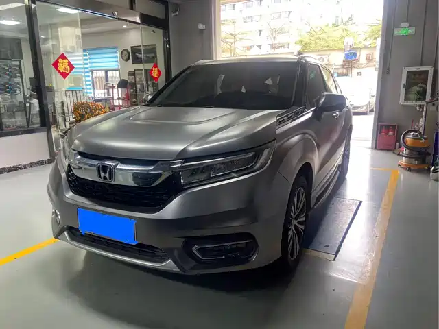 HONDA CROWN ROAD 2017