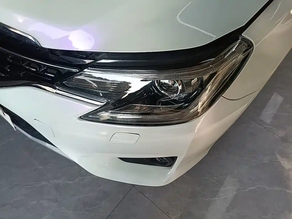 Toyota Reiz — миниатюра 24