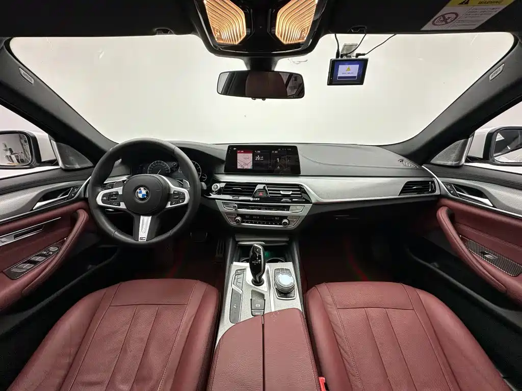 BMW 5 Series — миниатюра 21