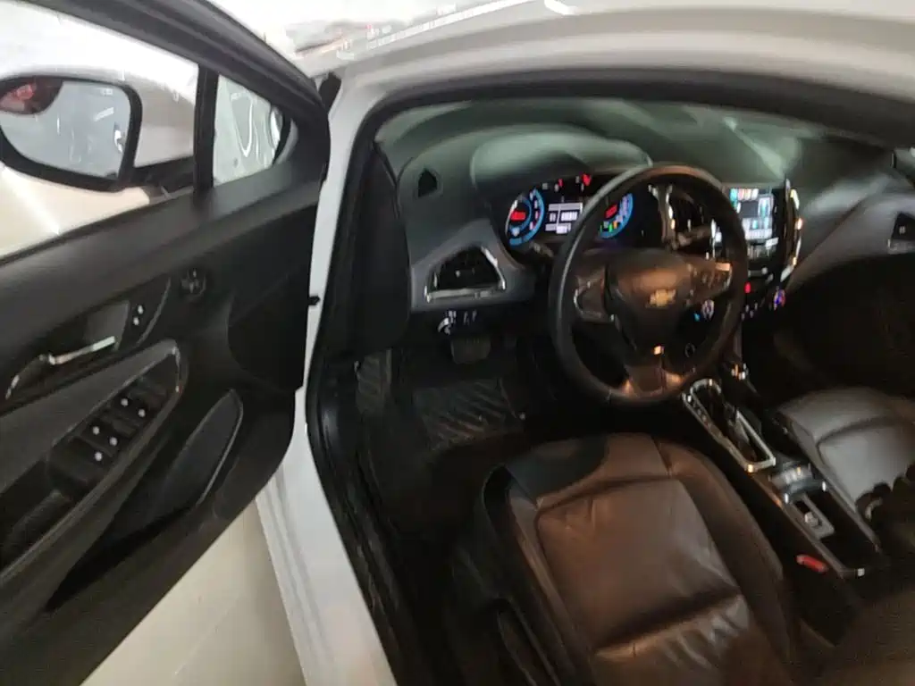 Chevrolet Cruze — миниатюра 16