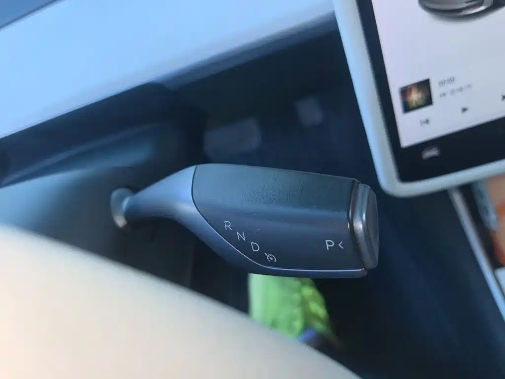 Tesla Model 3 — миниатюра 15