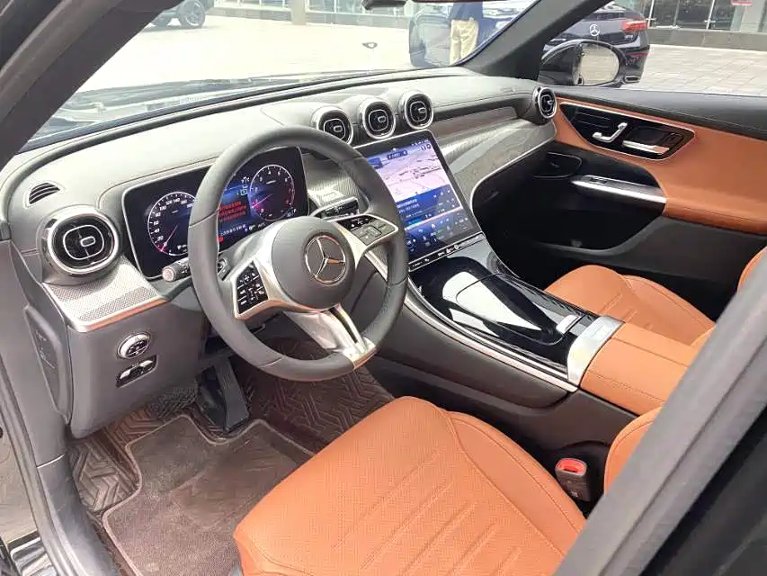 Mercedes-Benz GLC 2023 GLC 260 L 4MATIC 7 мест