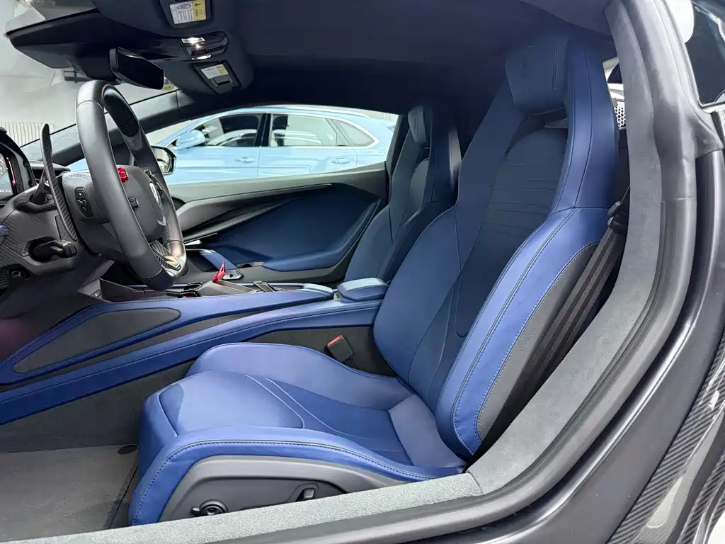 Lamborghini Revuelto — миниатюра 14