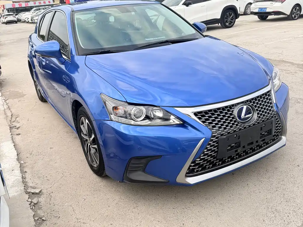 Lexus CT — миниатюра 3