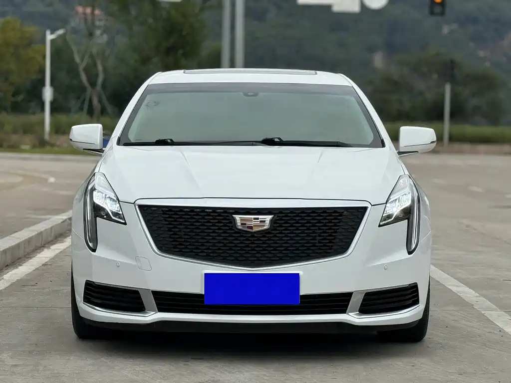 Cadillac XTS — миниатюра 2
