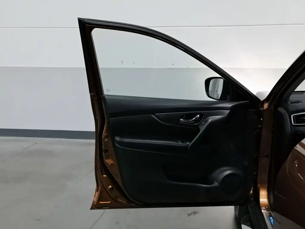 Nissan X-Trail — миниатюра 8