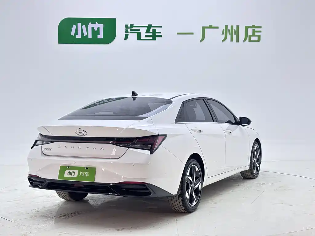 Hyundai Elantra 2022 1.5L CVT LUX Luxury