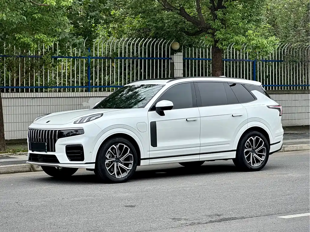 Lynk & Co 09 EM-P 2022