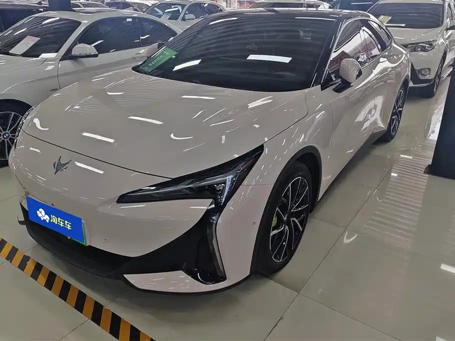 Arcfox Alpha S5 2024