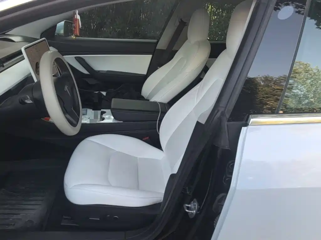 Tesla Model 3 — миниатюра 16