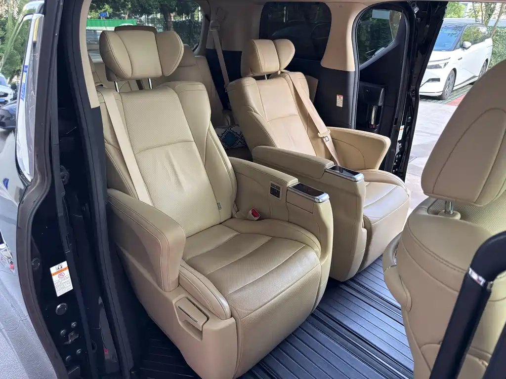 Toyota Alphard 2018 3.5L Luxury