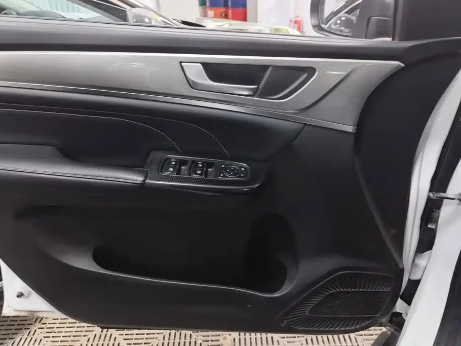 Haval M6 — миниатюра 7