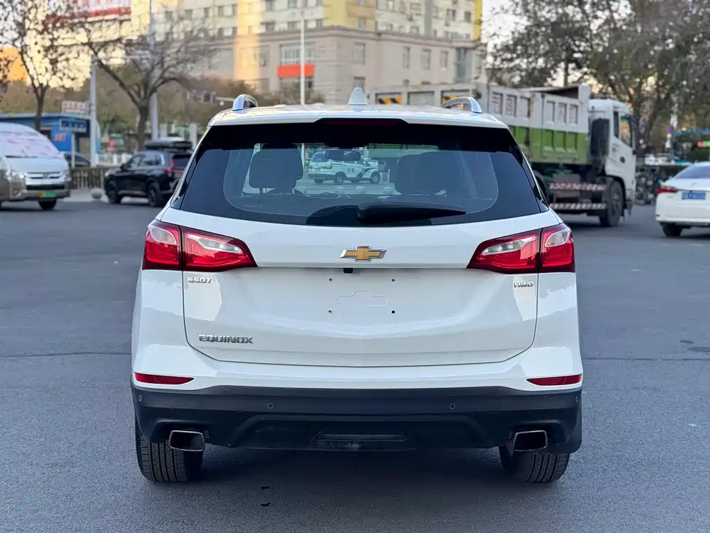 Chevrolet Equinox — миниатюра 12