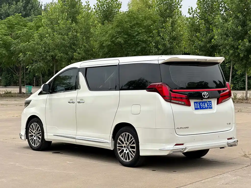 Toyota Alphard 2011 3.5L Luxury
