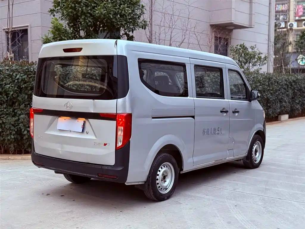 CHANGAN CROSS STAR V3