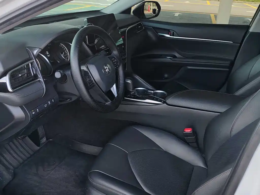 Toyota Camry — миниатюра 7