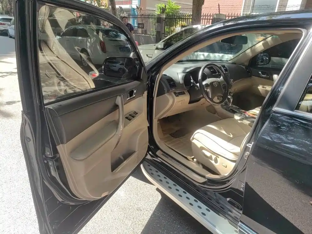 Toyota Highlander — миниатюра 12